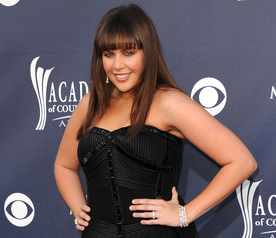 Hillary-Scott-2011-ACM-Awards